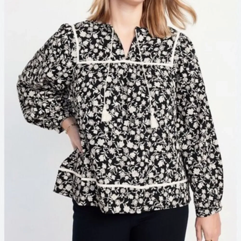 Old Navy Split Neck Boho Top Relaxed Floral Black and White peasant size xxl